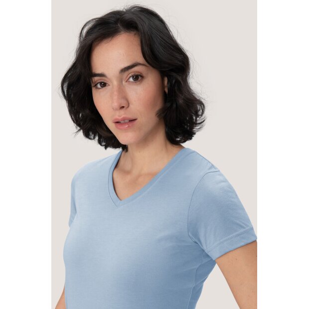 HAKRO Damen T-Shirt MIKRALINAR® No. 181 V-Ausschnitt eisblau 3XL